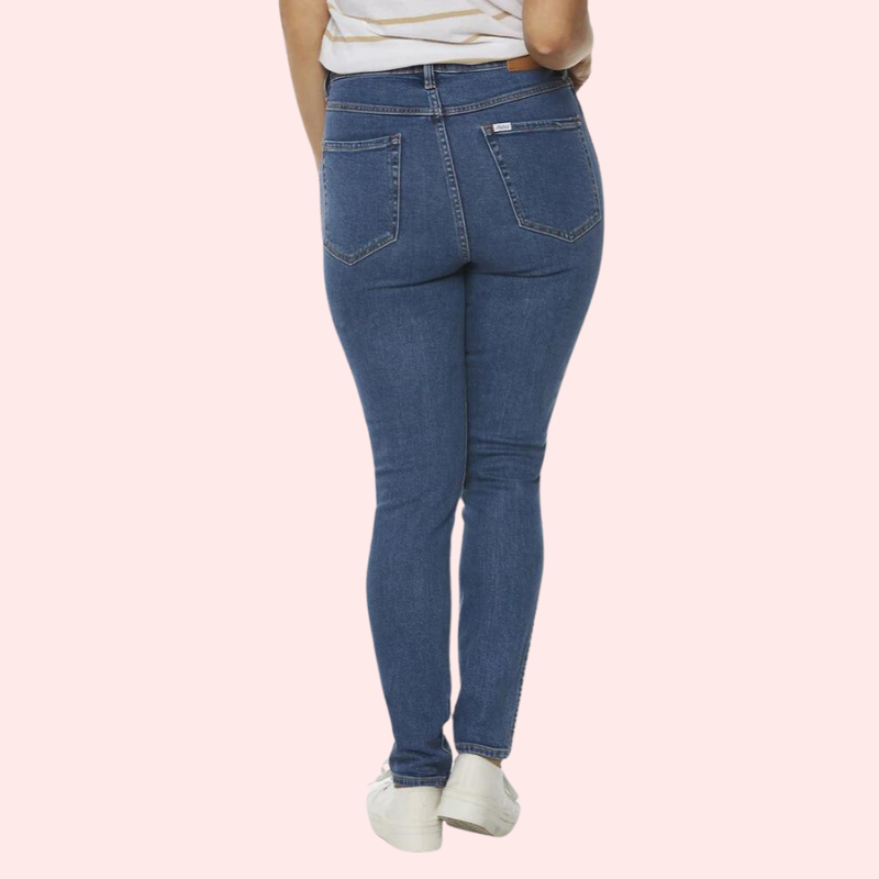 Chic Fit Noir Elegance Skinny Jeans 2 Chic Fit Noir Elegance Skinny Jeans - Image 2