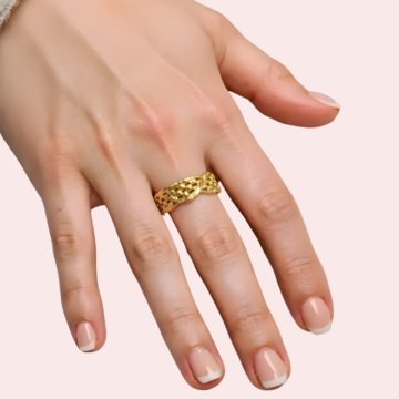 Intertwined Leaf Design Gold Finish Ring for Women
