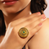 QImG2ZJkNuQwfYl8agaGzTrW3t3dD0lVvJqU2MNT Traditional Gold-Plated Circular Statement Ring with Green Stone
