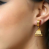 dFxP9ZNYnq3d19hkh6IrCnsaV5C7iFlNlnOnT2s7 Elegant Gold Pyramid Jhumka Earrings