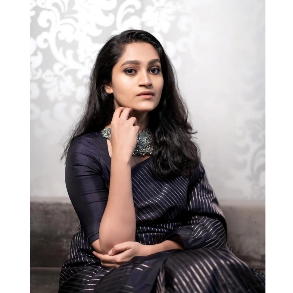 Women's Silk Printed Saree With Unstitched Blouse 5.5Mtr (Black) - Image 2