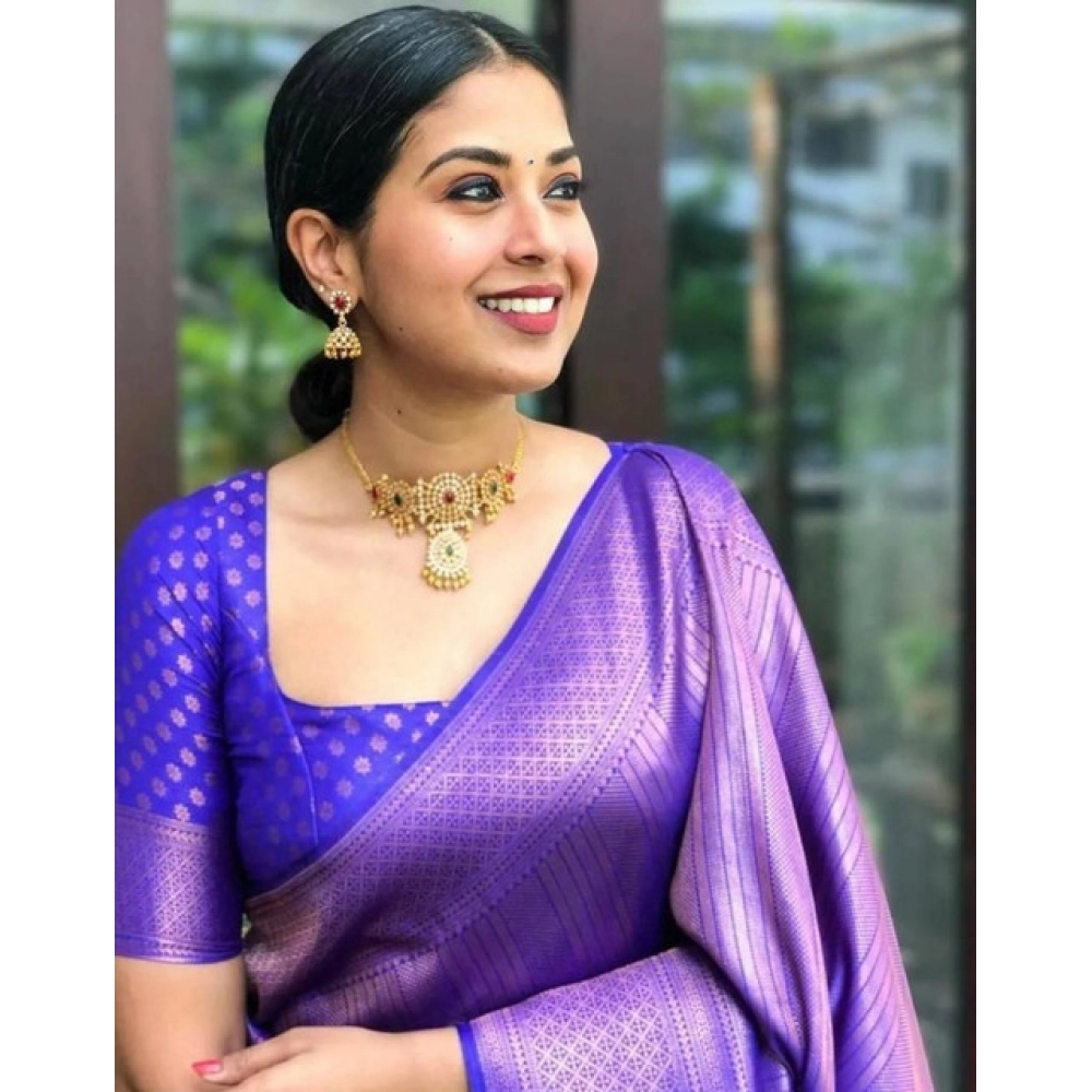Women's Litchi silk Printed Saree With Unstitched Blouse (Purple) - Image 3