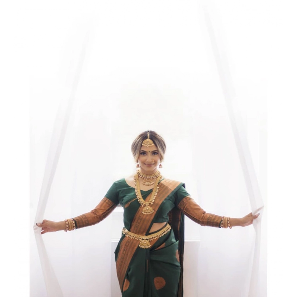 Women's Litchi silk Printed Saree With Unstitched Blouse (Green) - Image 2